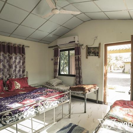 Lookout Villa - A Wandertrails Stay Sasan Gir Luaran gambar